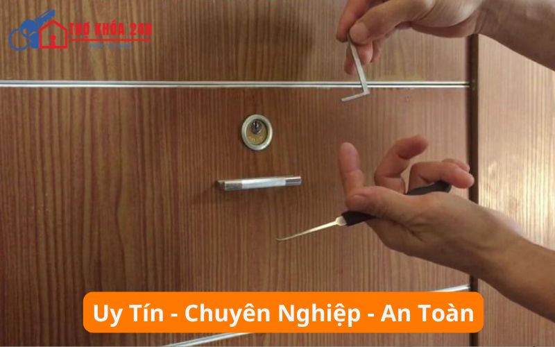 Thợ sửa chữa khóa tủ chuyên nghiệp